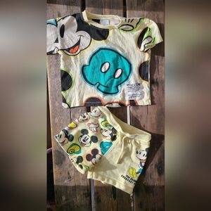 ZARA DISNEY SZ 2-3Y VGUCIVORY w/ MICKEY MOUSE shirt & sweatshorts